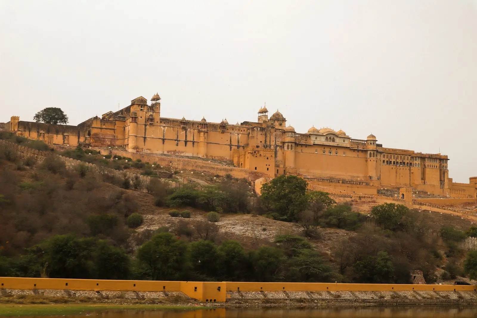 Jaipur Jodhpur Jaisalmer tour package — Amber Fort above Maota Lake, Jaipur